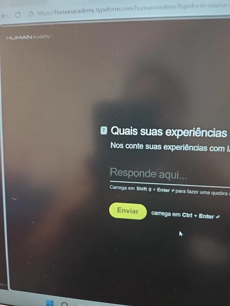 Interface do sistema de criação com IA da FluxIA